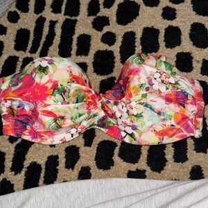 Adorable floral strapless bathing suit top